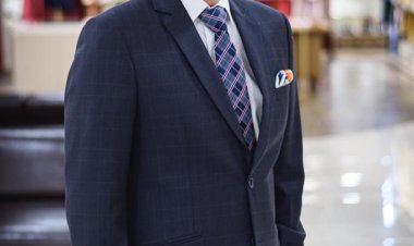 Let's start the journey of crafting your personal brand with me and develop an empowered image of you