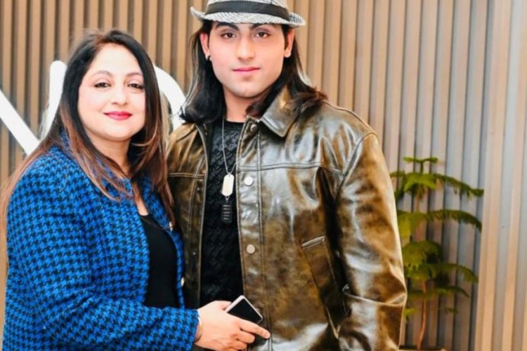 Actor Sahas Purswani Rings in Diwali at Home Ahead of His Next Big Project